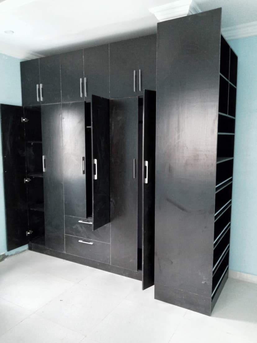 Custom Kitchen Cabinets – Lekki